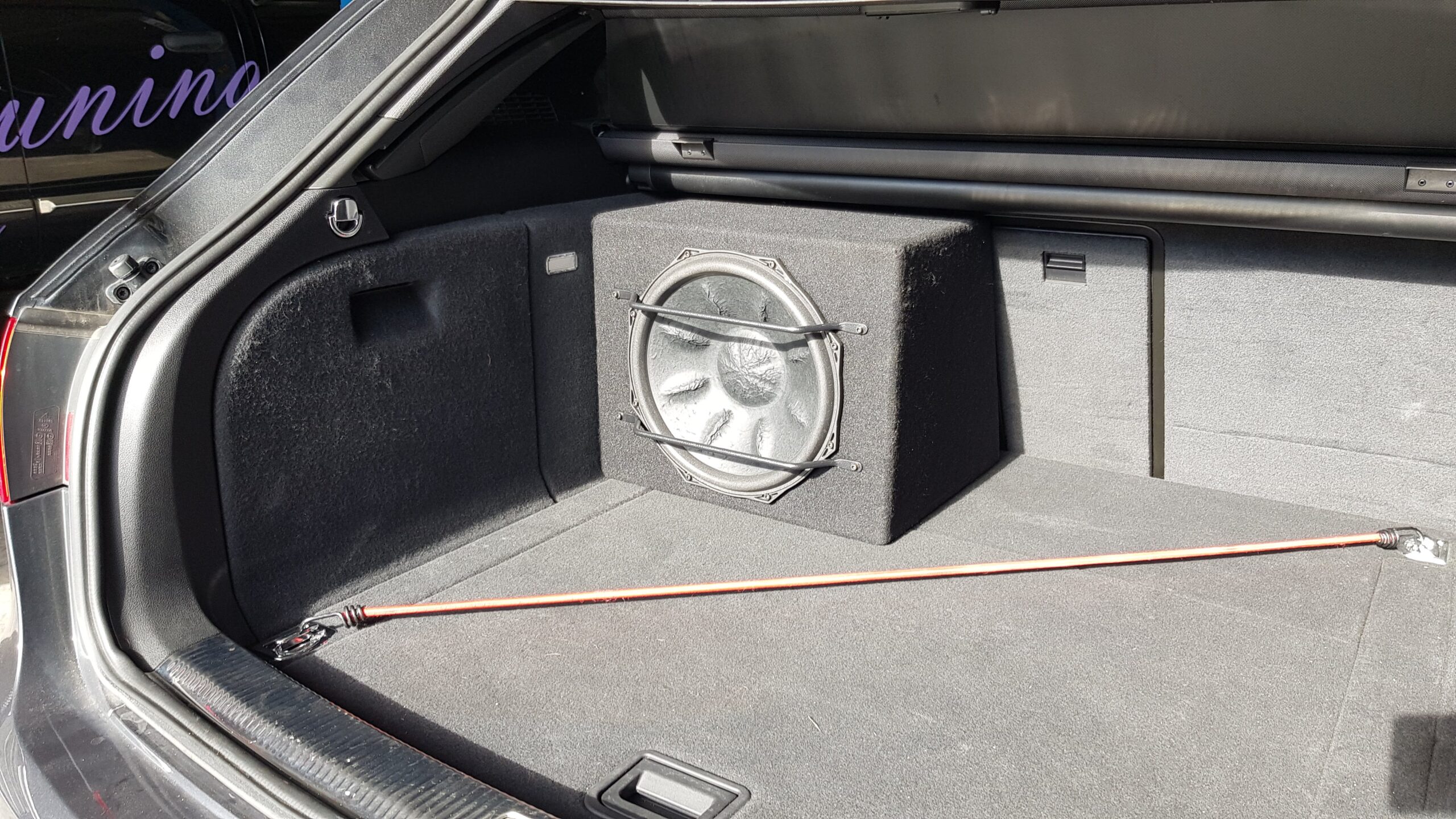 Audi A4 Sound Subwoofer Sinuslive