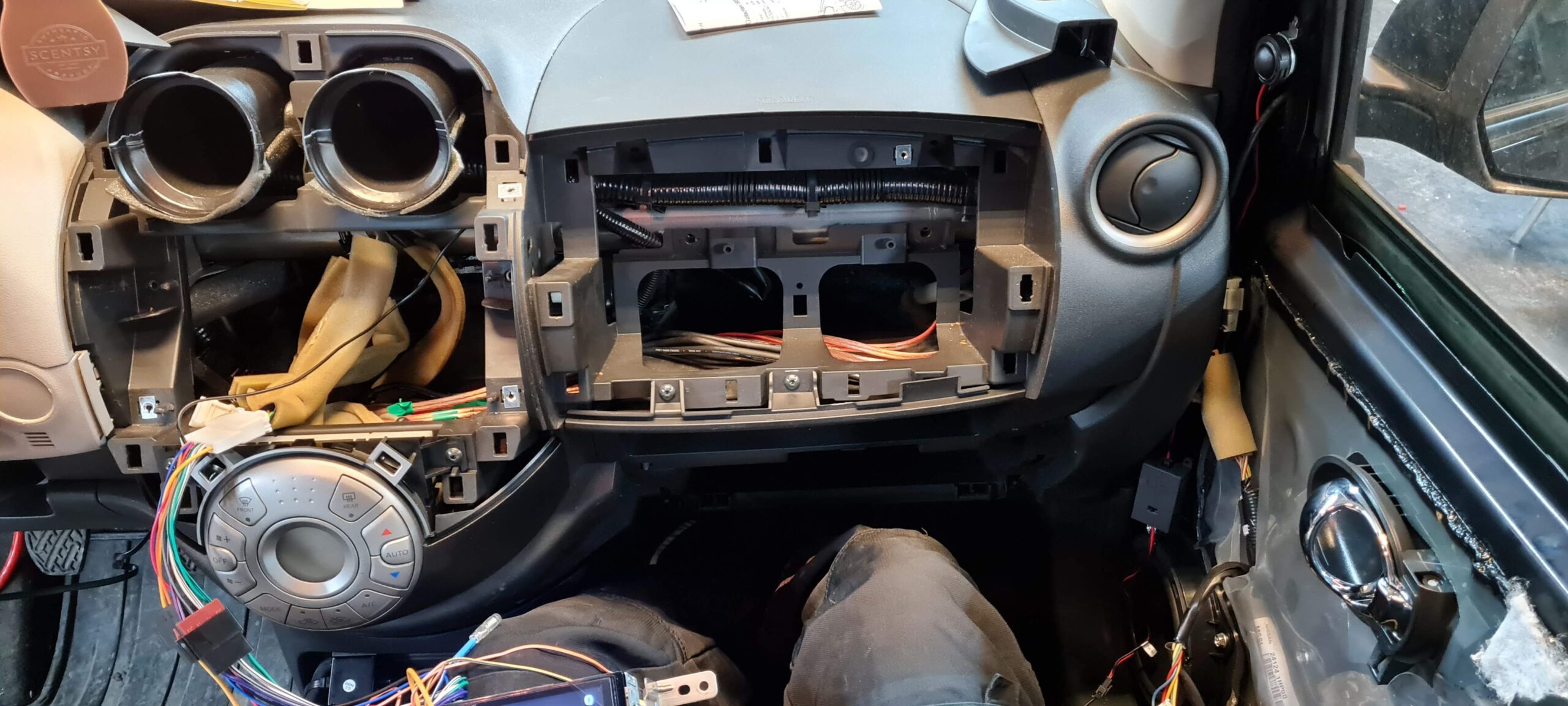 Nissan Micra K13 Sound Radio Umbau