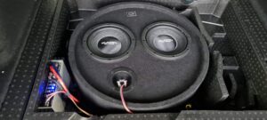 Peugeot 308 Subwoofer Gladen Reserverad