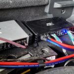 VW Golf Soundupgrade versteckte Endstufen von ESX Detail