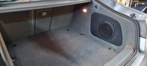 Audi A5 Sportback - Soundupgrade Match DSP 4 Audi A5 Soundpaket Subwoofer Seitenfach