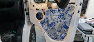 Fiat Ducato Wohnmobil - Soundupgrade Match DSP und Jehnert MiKo-Subwoofer 4 Fiat Ducato Sound Tür Dämmung Innenhaut
