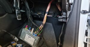Peugeot 308 III Kombi (2022) - Soundupgrade ESX 5 Peugeot 308 Soundsystem Subwoofer Radioeinheit
