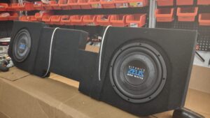 Dodge Ram (2002) - Alpine Halo und Bass! 3 Dodge Ram Subwoofer Hifonics