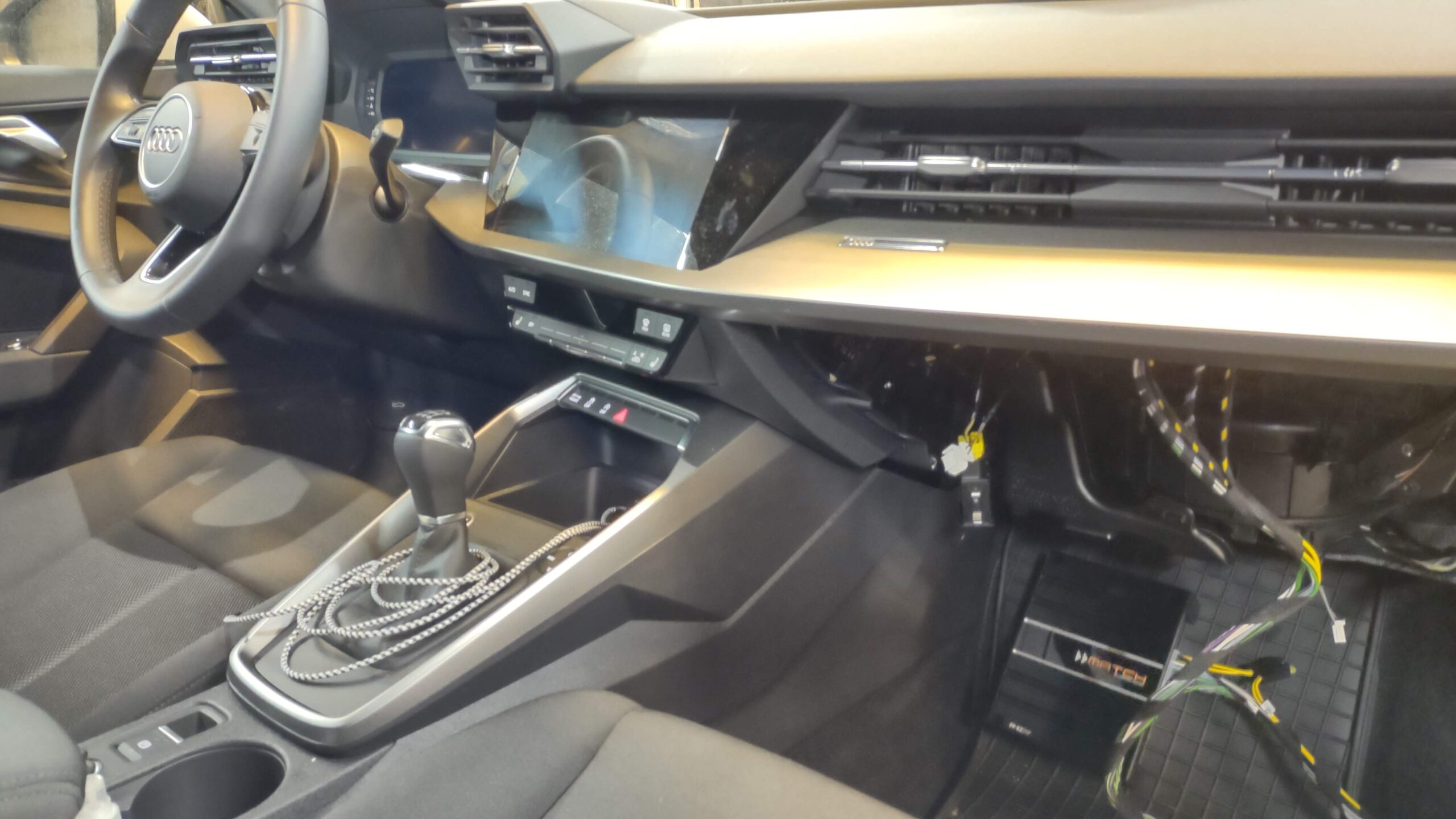 Audi A3 8Y Soundsystem am original Radio