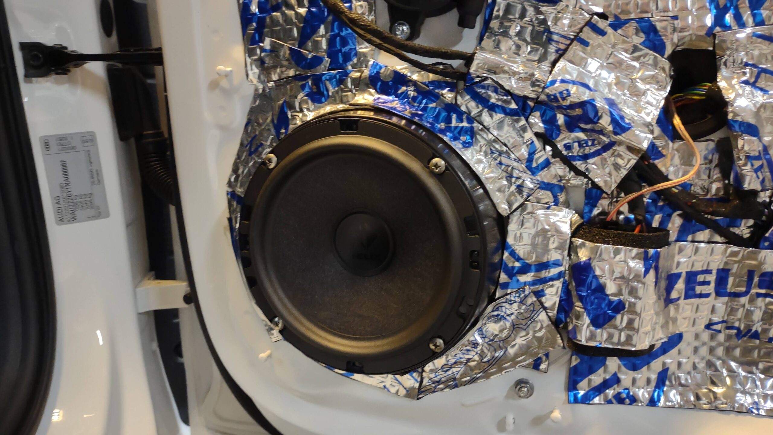 Audi A3 8Y Soundsystem nachrüsten Türdämmung Lautsprecher Helix