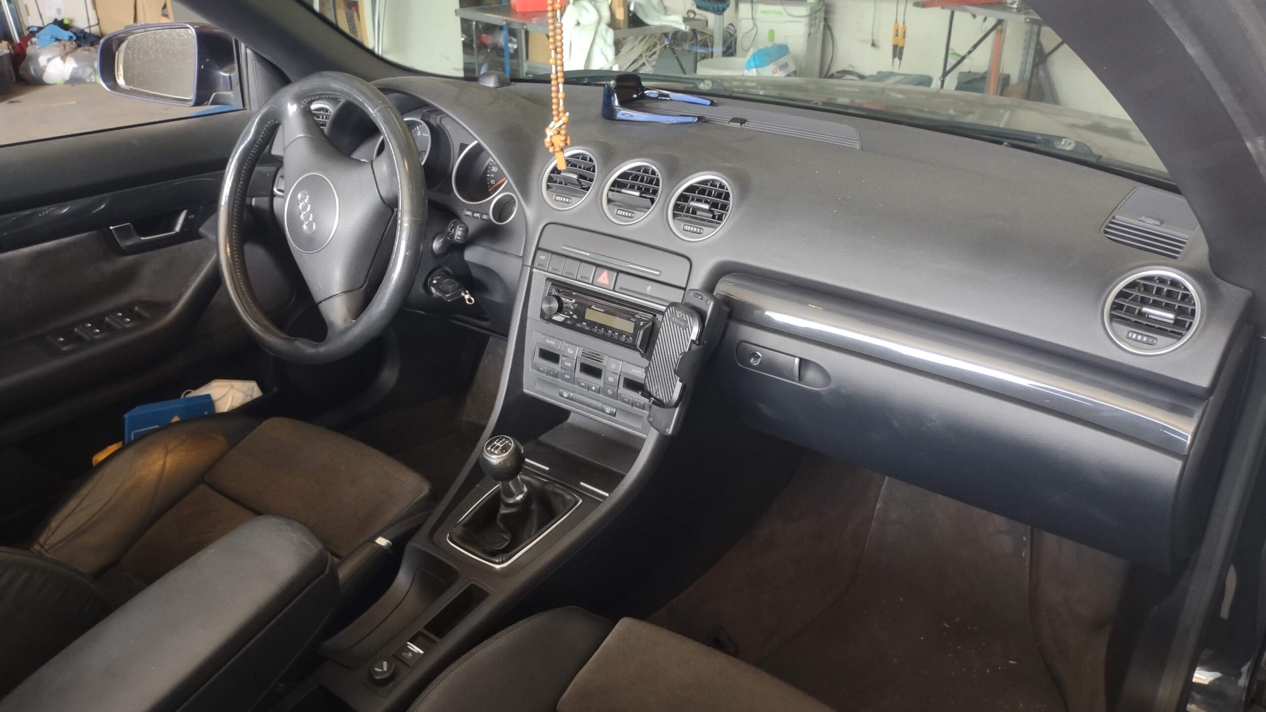 Audi A4 B6 Cabrio Radio 2-DIN Umbau