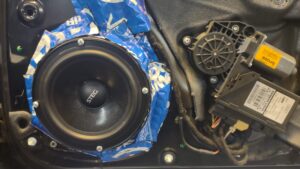 Audi A4 B6 Cabrio - 2-DIN-Umbau + Soundsystem Match DSP 9 Audi A4 B6 Cabrio Steg Lautsprecher