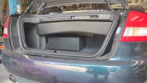 Audi A4 B6 Cabrio - 2-DIN-Umbau + Soundsystem Match DSP 11 Audi A4 B6 Cabrio Audiotec Fischer Match Subwoofer