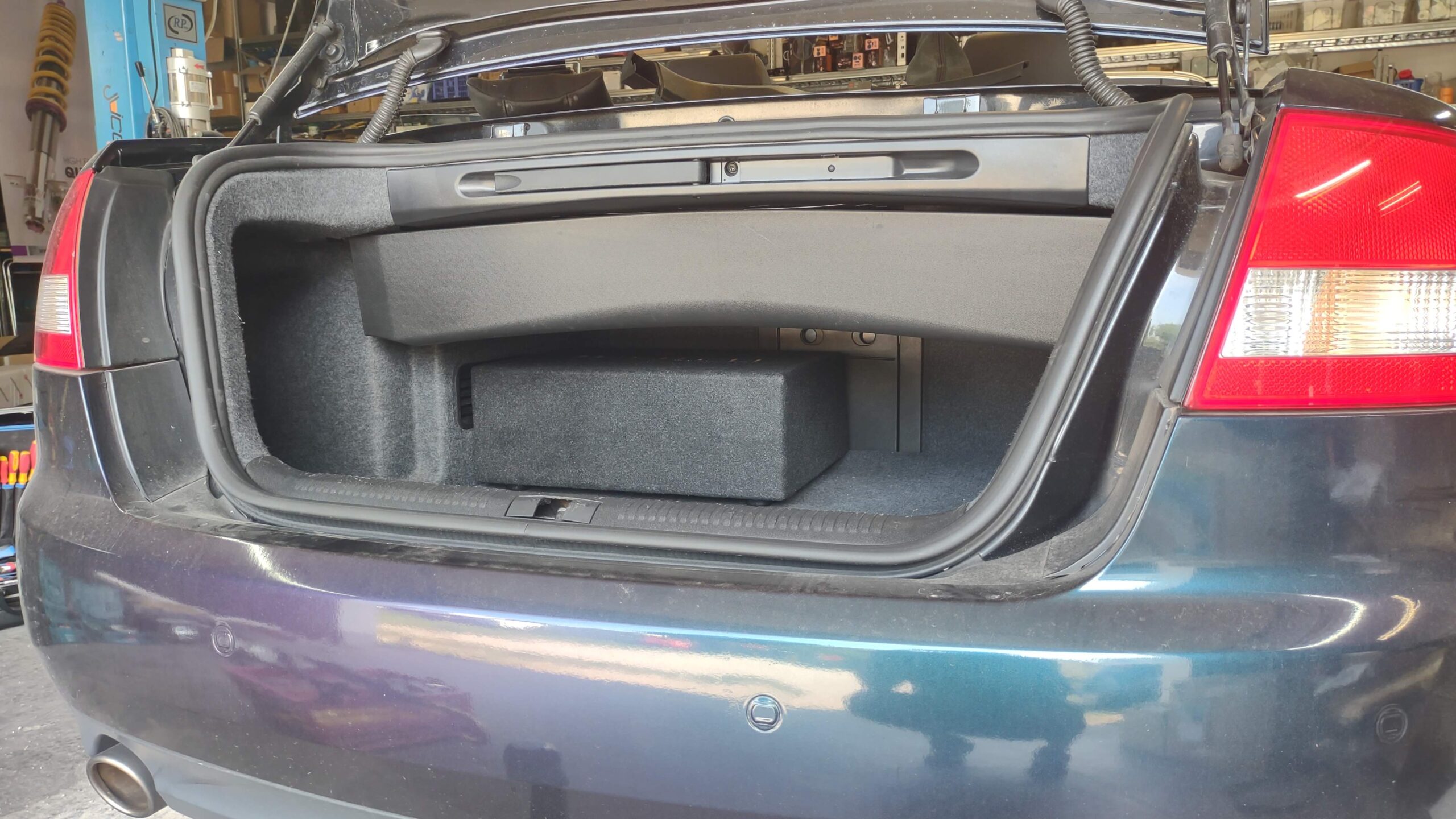 Audi A4 B6 Cabrio Audiotec Fischer Match Subwoofer