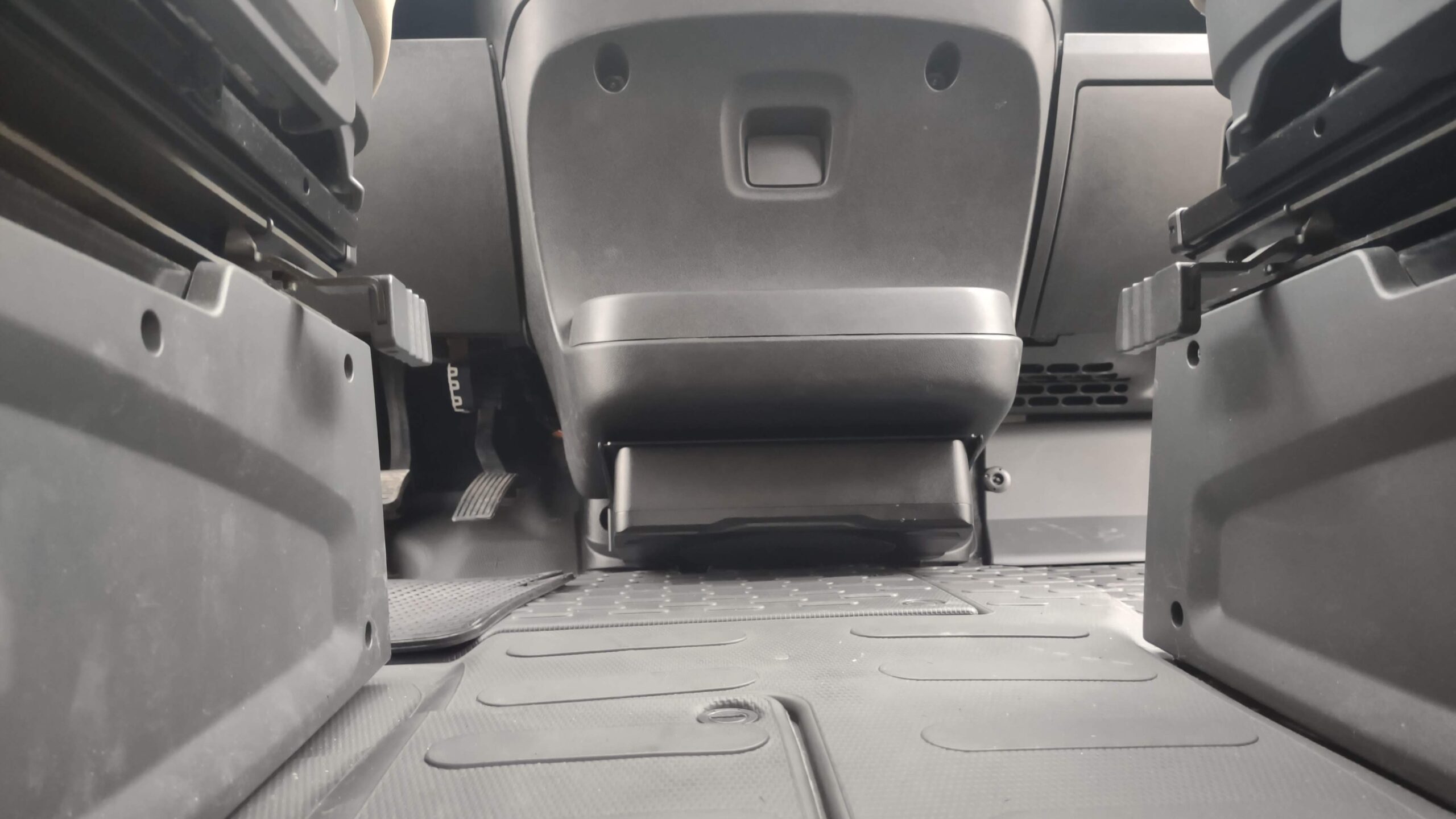 Wohnmobil Soundsystem Fiat Ducato Aktiv Subwoofer Ansicht Mitte