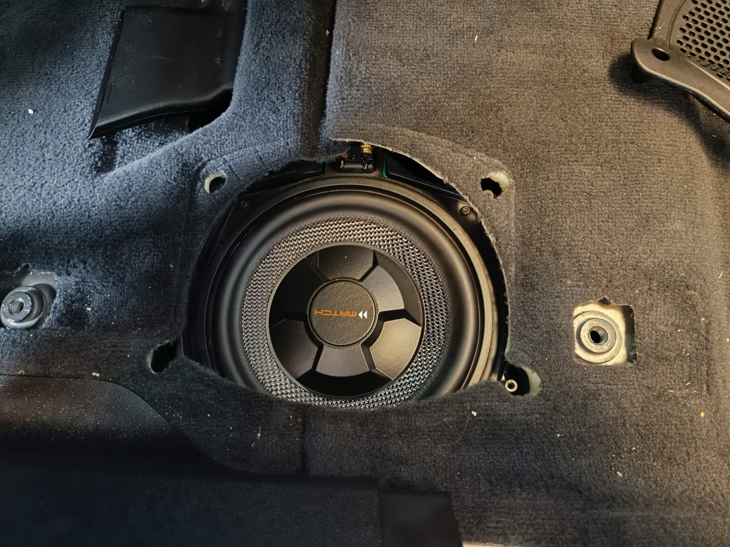 BMW G31 Sound Upgrade Subwoofer eingebaut