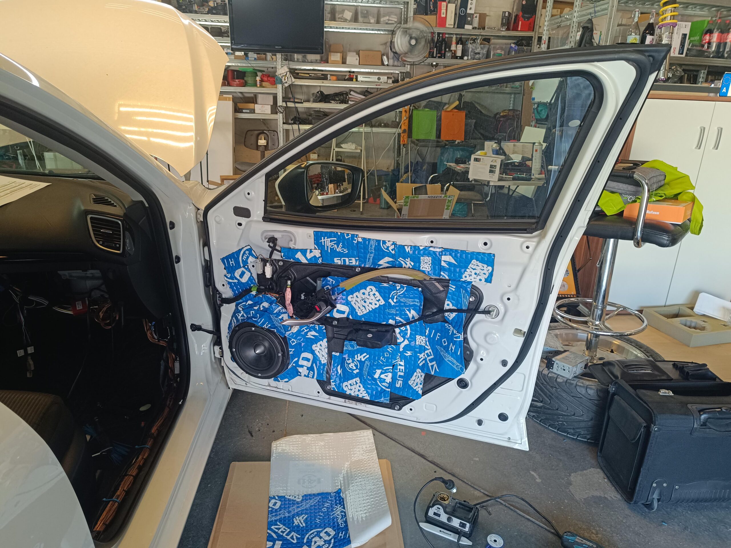 Mazda 3 High-End-Sound Dämmung Tür