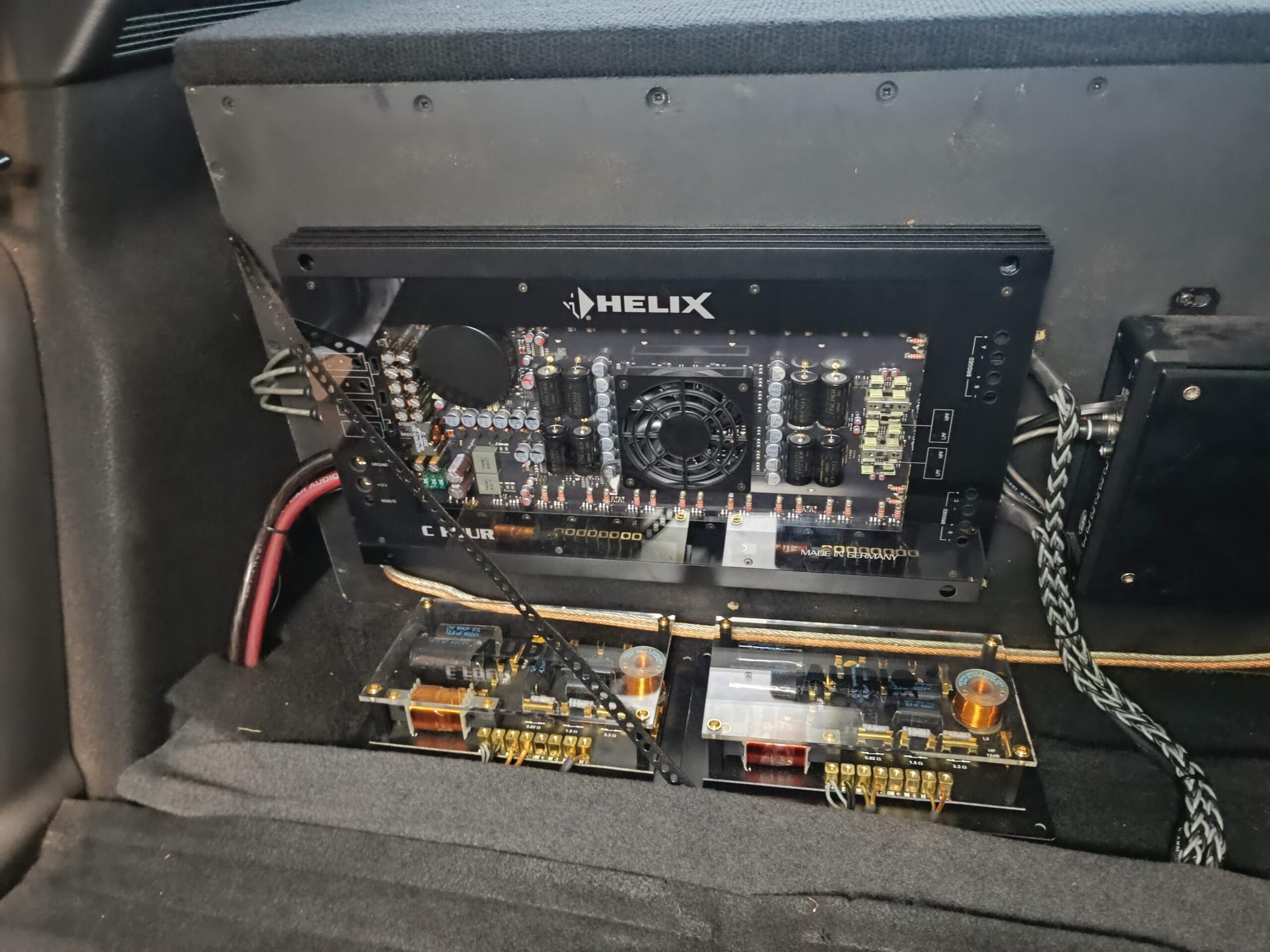 Mazda 3 High-End-Sound Helix C Four Verstärker