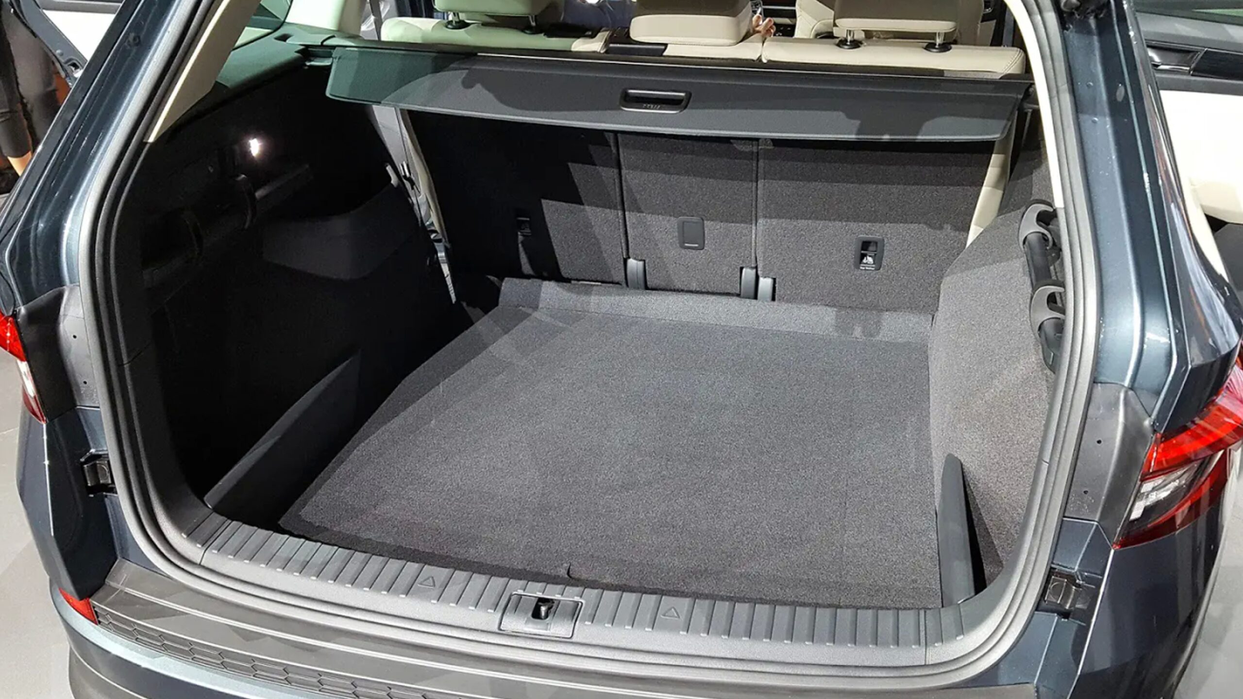 Skoda Kodiaq Kofferraum Sound Subwoofer Umbau