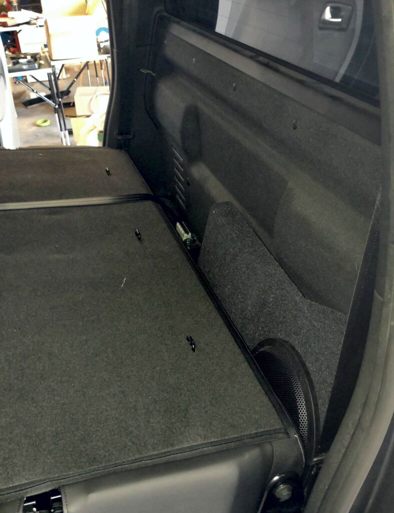VW Amarok Soundupgrade Match DSP + Helix 10" Subwoofer 1 VW Amarok Subwoofer Soundsysetm