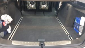 BMW F34 GT Doppel-Bandpass-Subwoofer 3 BMW Subwoofer F34 Hifonics Dual