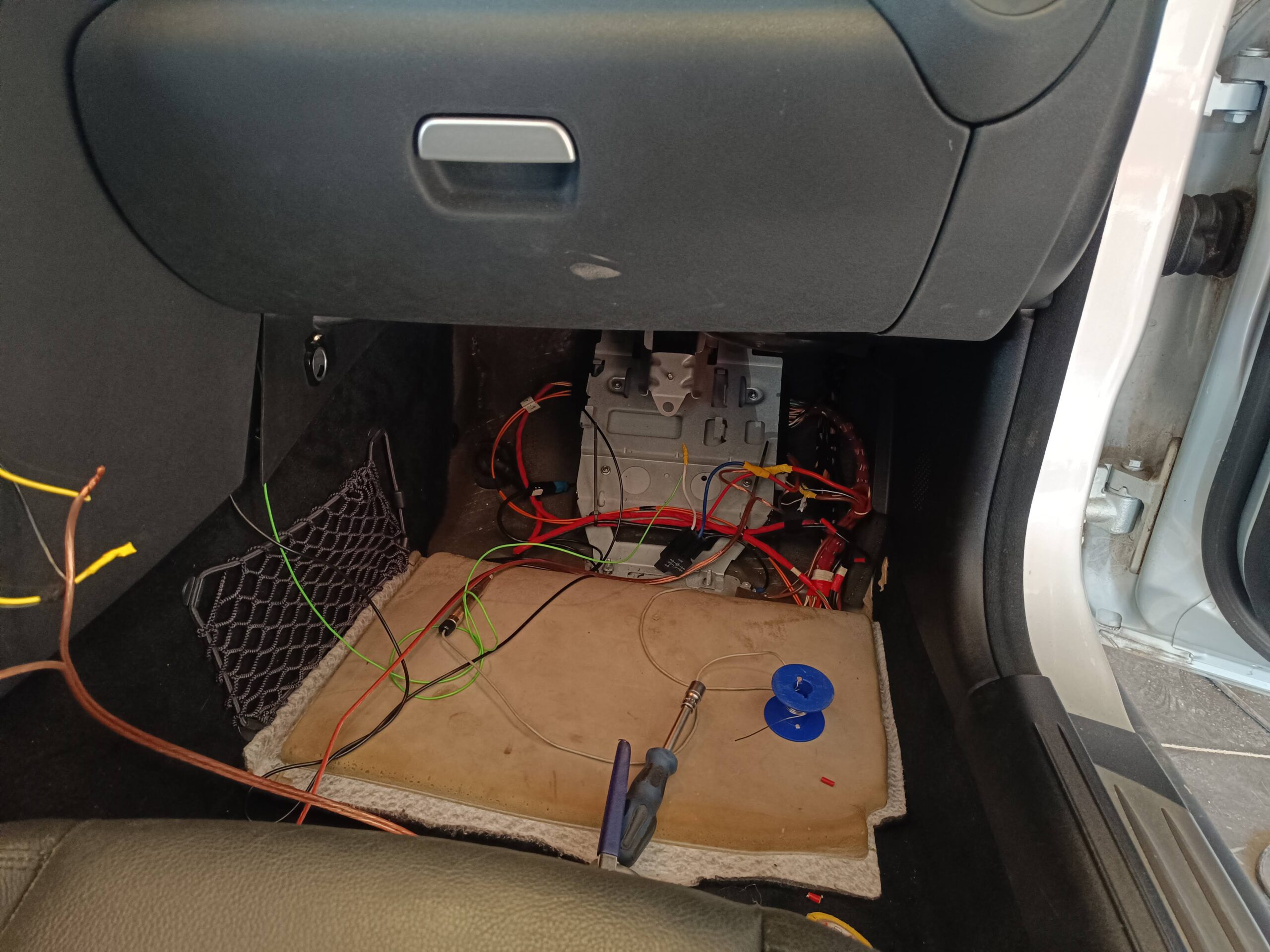 Mercedes SLK Radio Einbau Harman Kardon