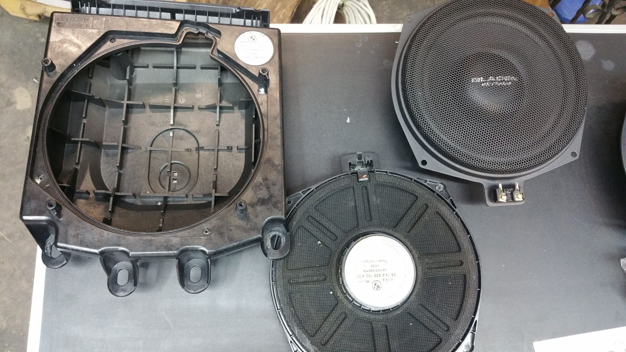 BMW E60 Soundsystem Subwoofer Gladen Vergleich mit Serie
