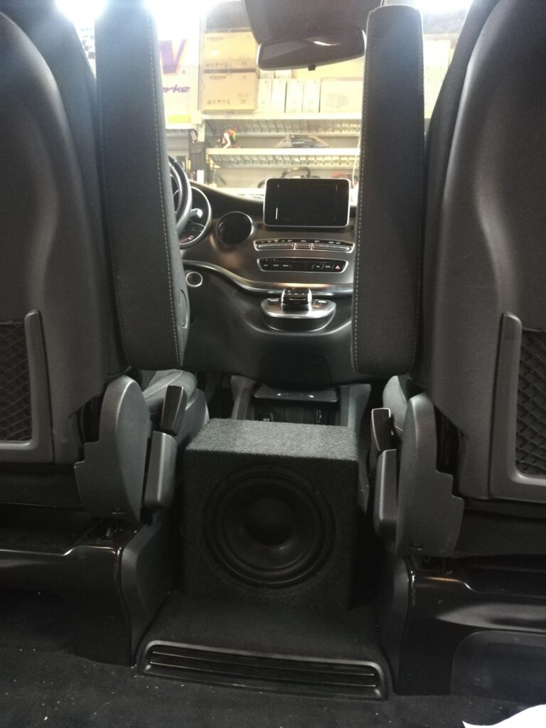 Mercedes V-Klasse Subwoofer mit Soundupgrade 1 Mercedes V-Klasse Subwoofer Soundsystem