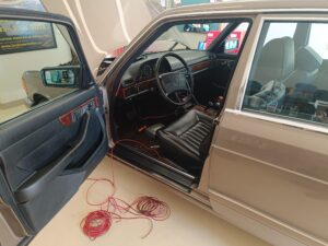 Mercedes W126 Oldtimer dezentes Soundupgrade 1 Mercedes W126 Lautsprecher