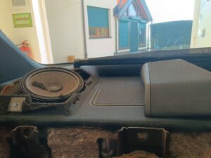 Mercedes W126 Oldtimer dezentes Soundupgrade 5 Mercedes W126 Lautsprecher