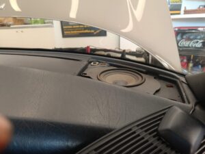 Mercedes W126 Oldtimer dezentes Soundupgrade 6 Mercedes W126 Lautsprecher