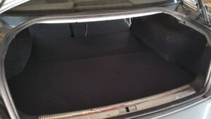 VW Passat 3BG - SPL-Subwoofer einfach und sauber 5 VW Passat Doppelboden Verstärker