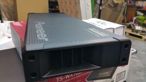 VW Golf 5 Plus - Soundsystem Upgrade i-Sotec/Jayks 3 Pioneer Horn Subwoofer