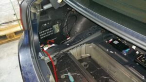 BMW F30 Soundsystem (Upgrade Hifi 676) 8 BMW F30 Soundsystem Gladen Subwoofer