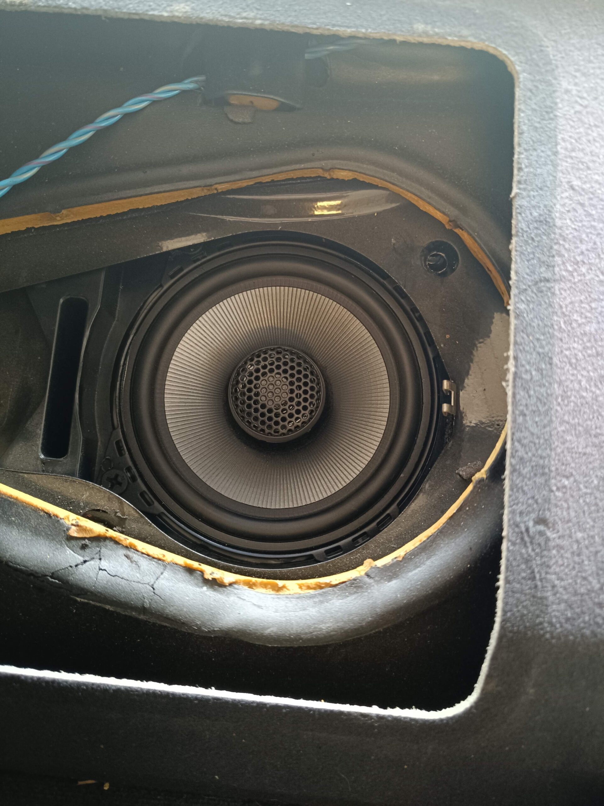 BMW E36 Soundsystem Lautsprecher hinten Hifonics