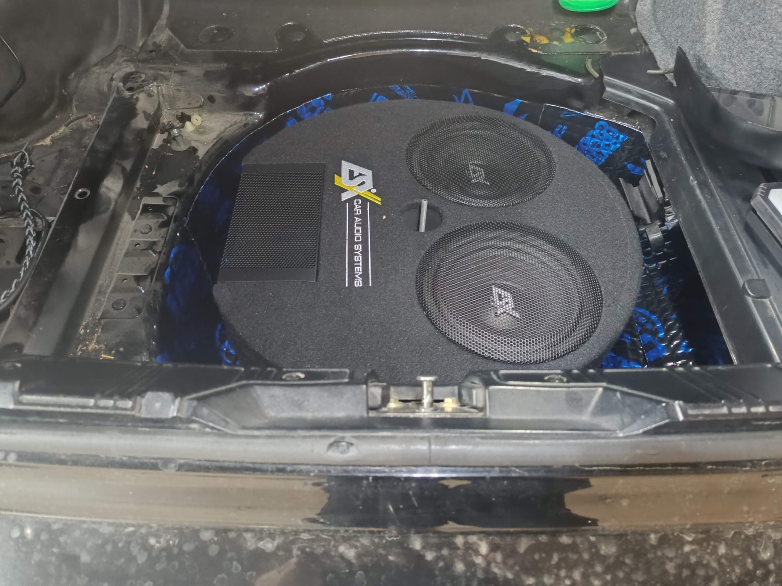 BMW E36 Soundsystem Reserverad Subwoofer