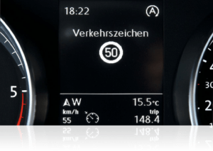 VW Verkehrszeichenerkennung und Fahrspurassistenzsystem