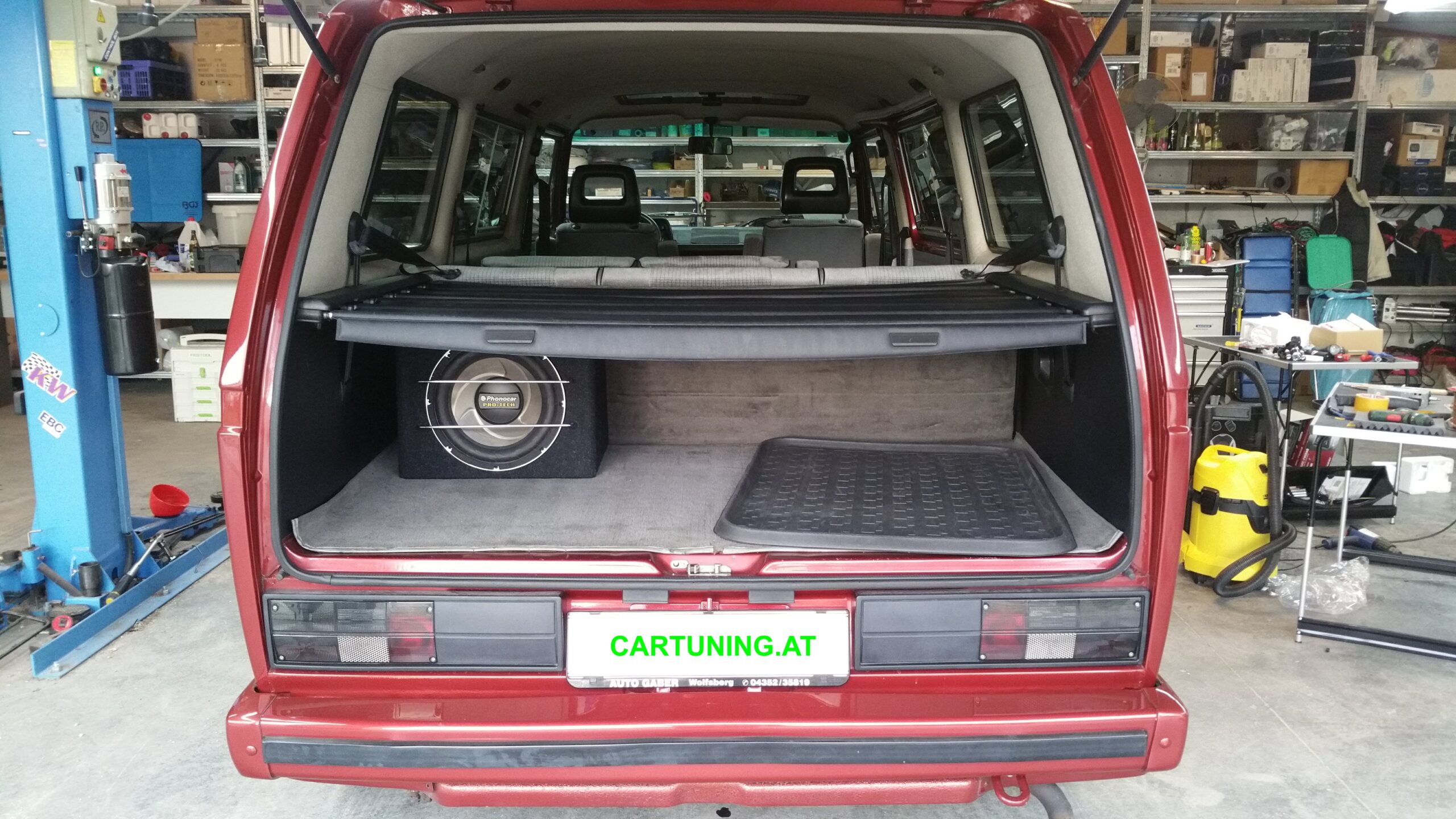 VW T3 Subwoofer Phonocar