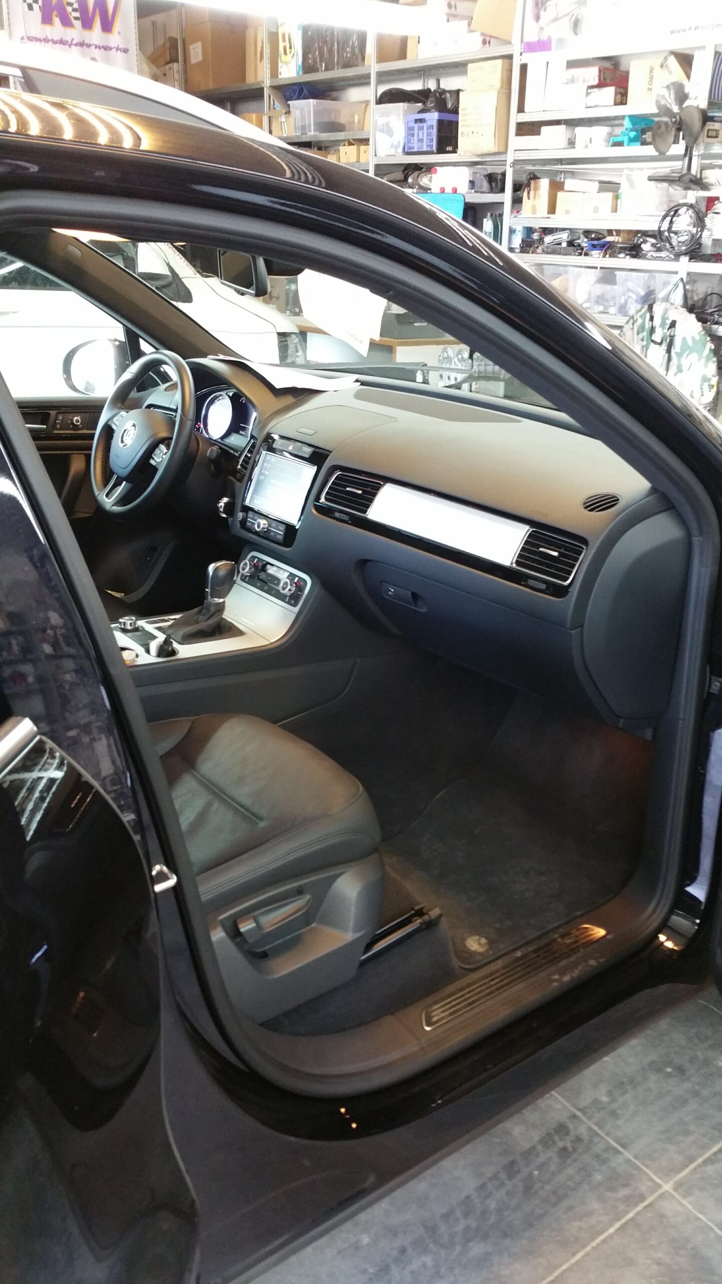 VW Touareg Subwoofer Innenraum