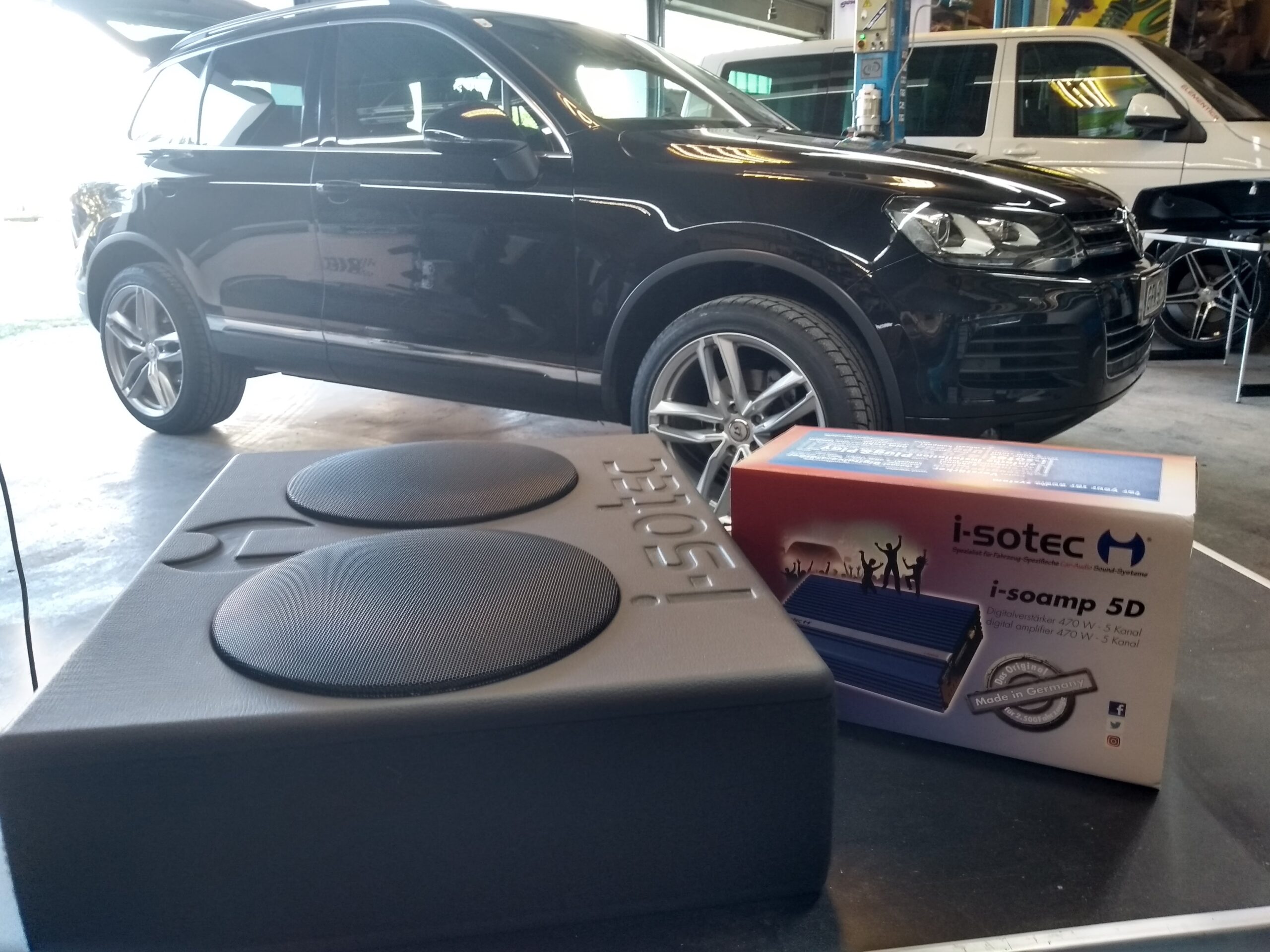 VW Touareg Subwoofer I-Sotec Verstärker Paket
