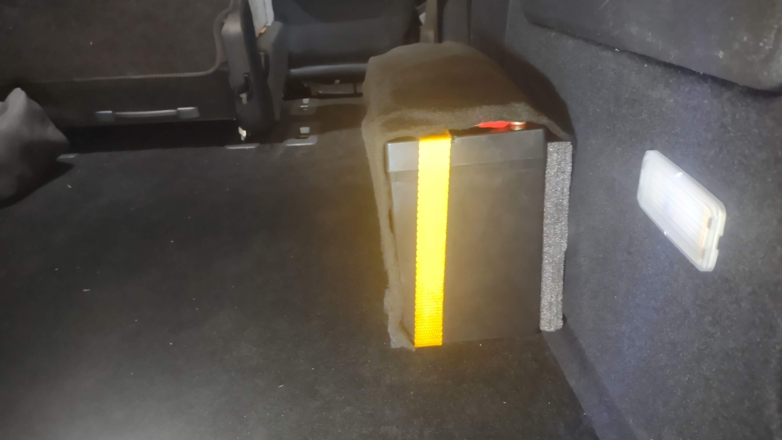 Campervan Autark VW Caddy Batterien LiFePo