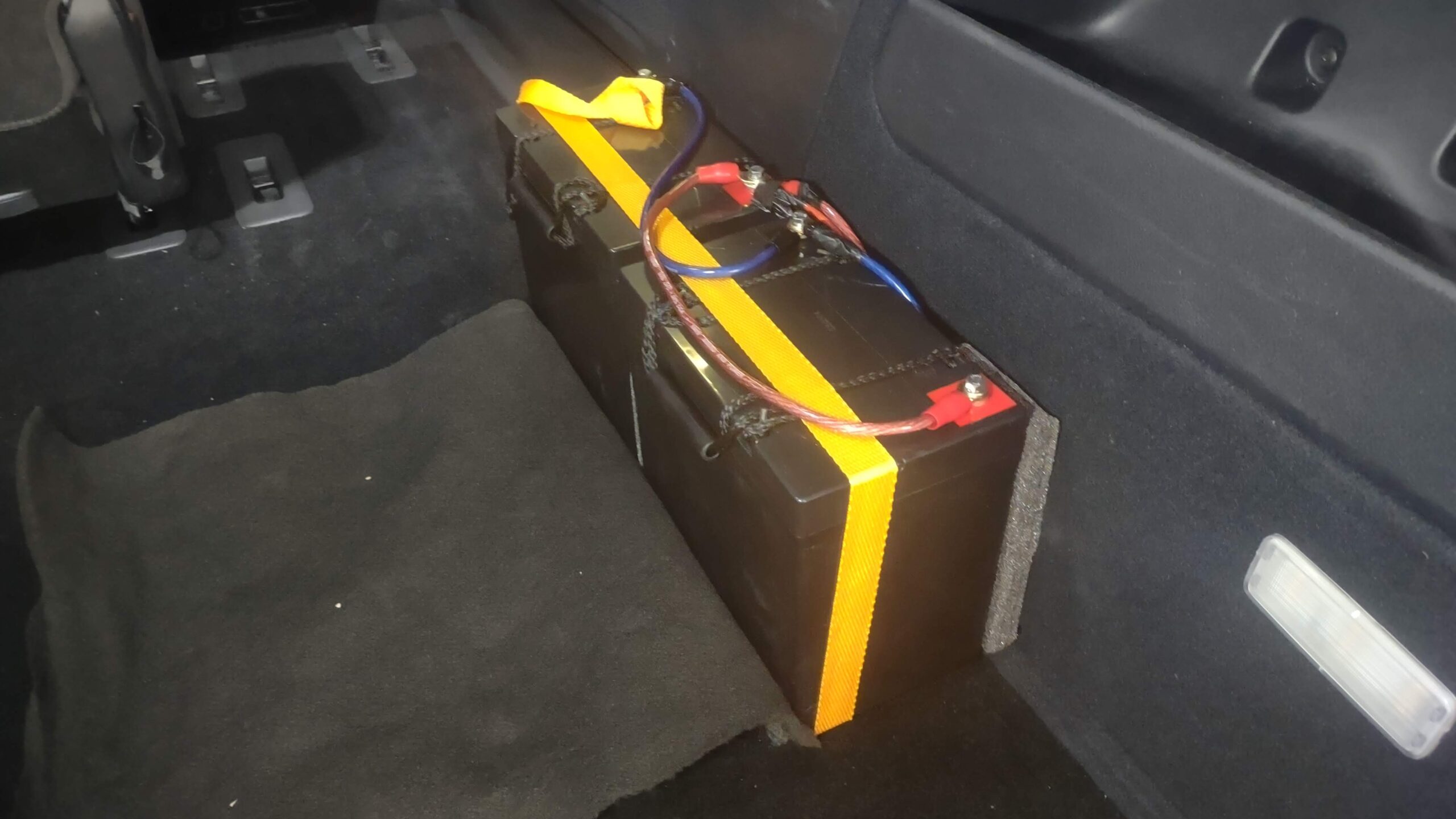 Campervan Autark VW Caddy Batterien LiFePo