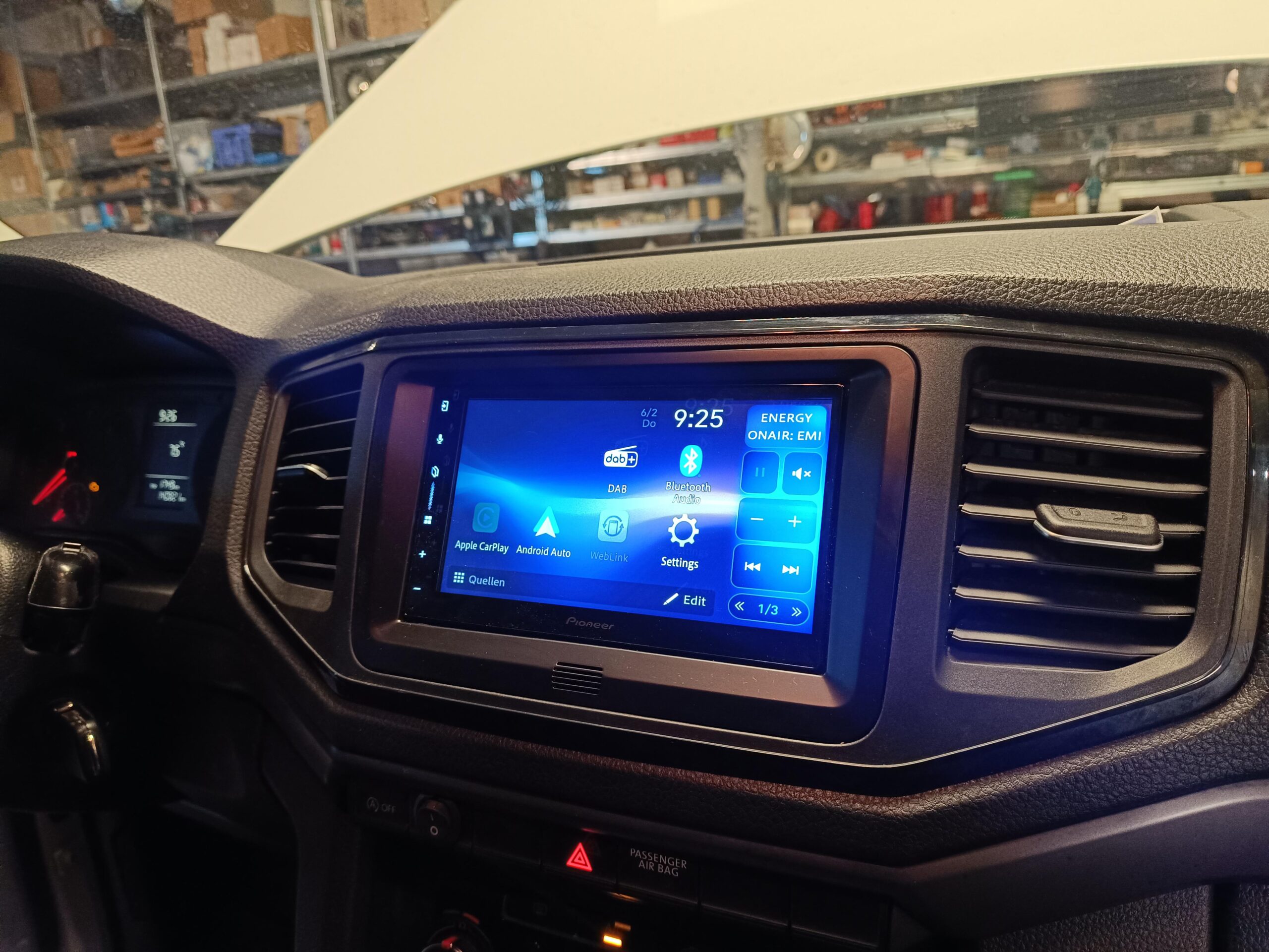VW Amarok Radio Pioneer SPH-DA77DAB Rahmen ACV