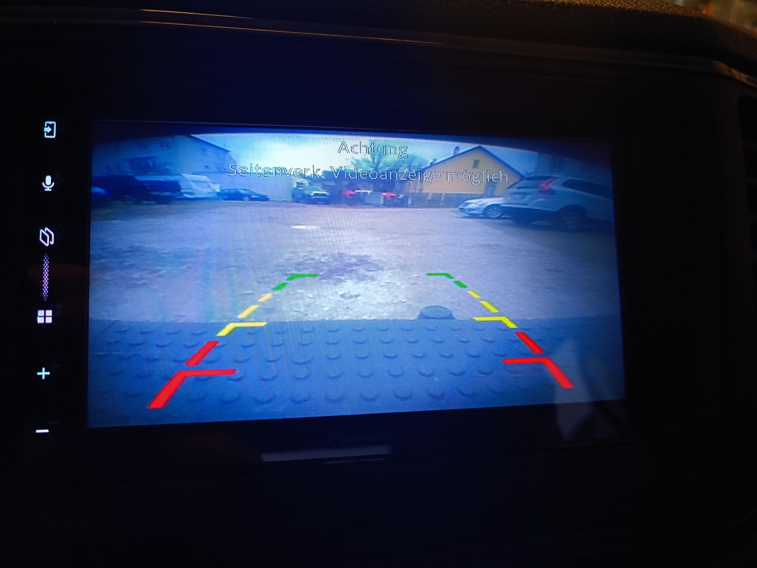 VW Amarok Radio Pioneer SPH-DA77DAB Rückfahrkamera Bild Anhänger