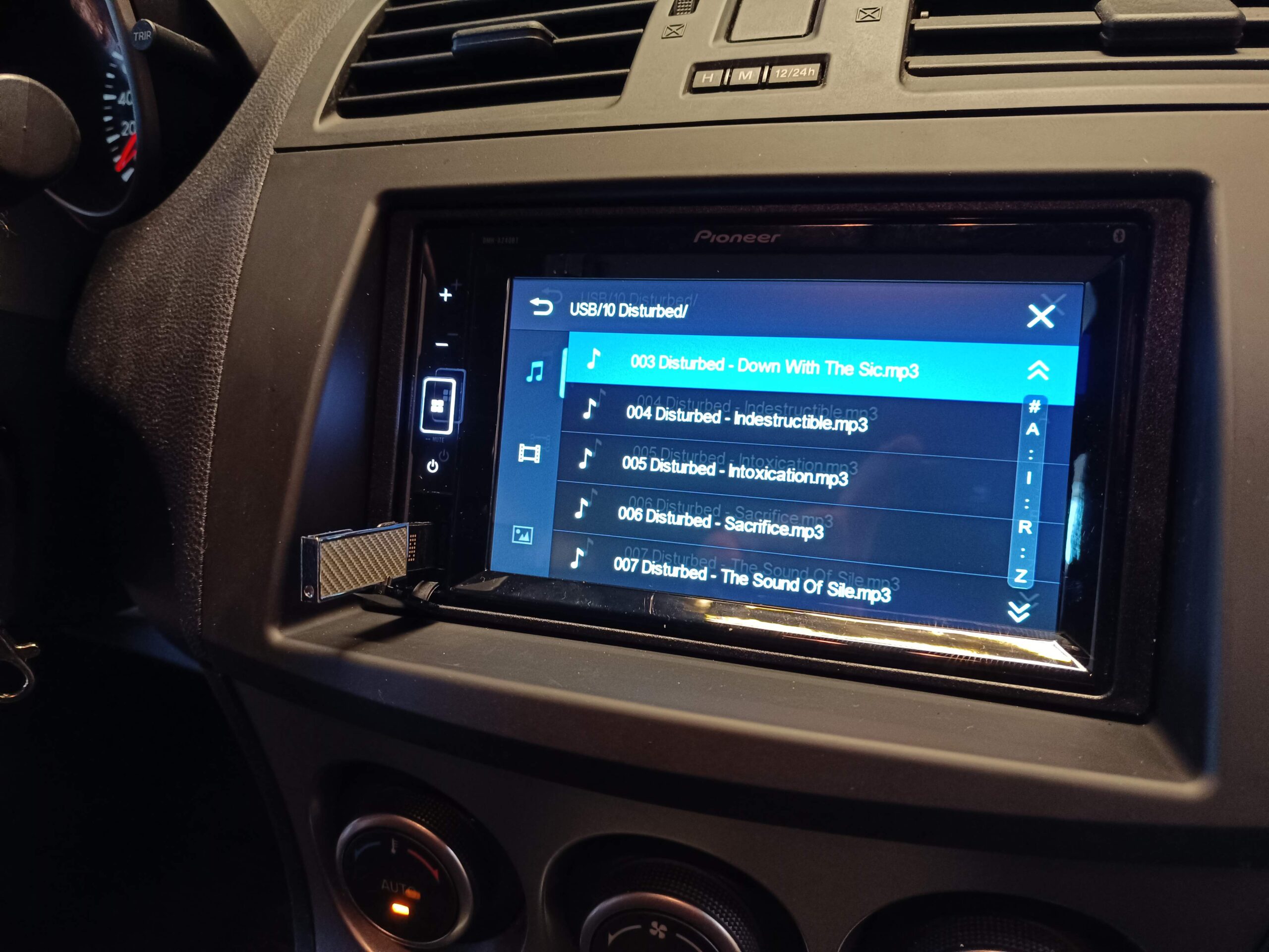 Mazda 3 BL Autoradio Pioneer DMH-A240BT Ordnerauswahl