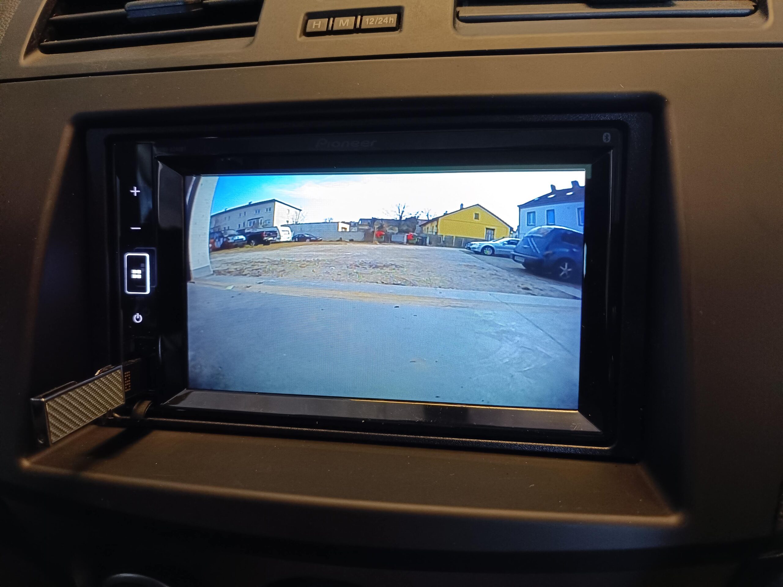 Mazda 3 BL Autoradio Pioneer Rückfahrkamerabild