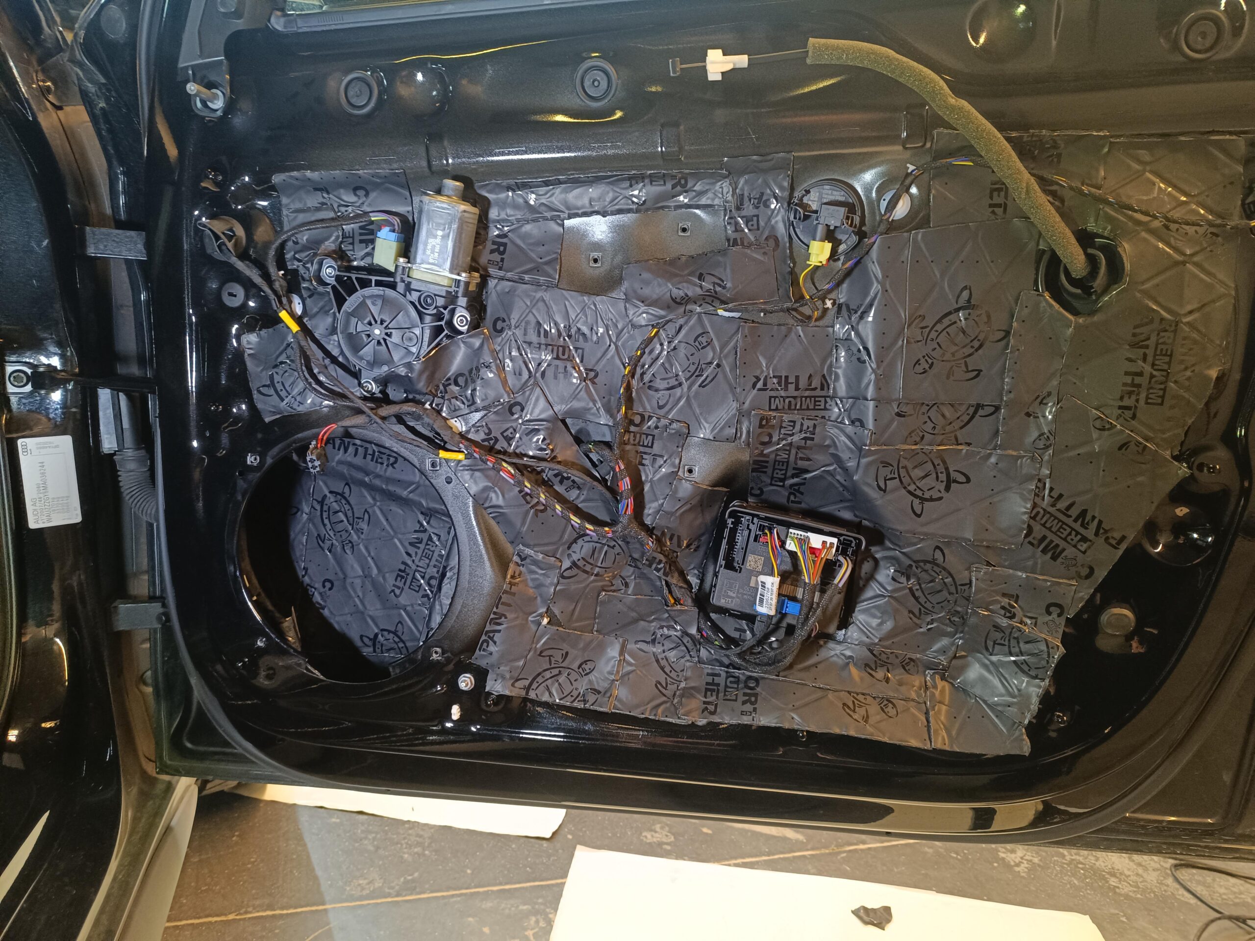 Audi A3 8Y Soundsystem nachrüsten Front Tür gedämmt