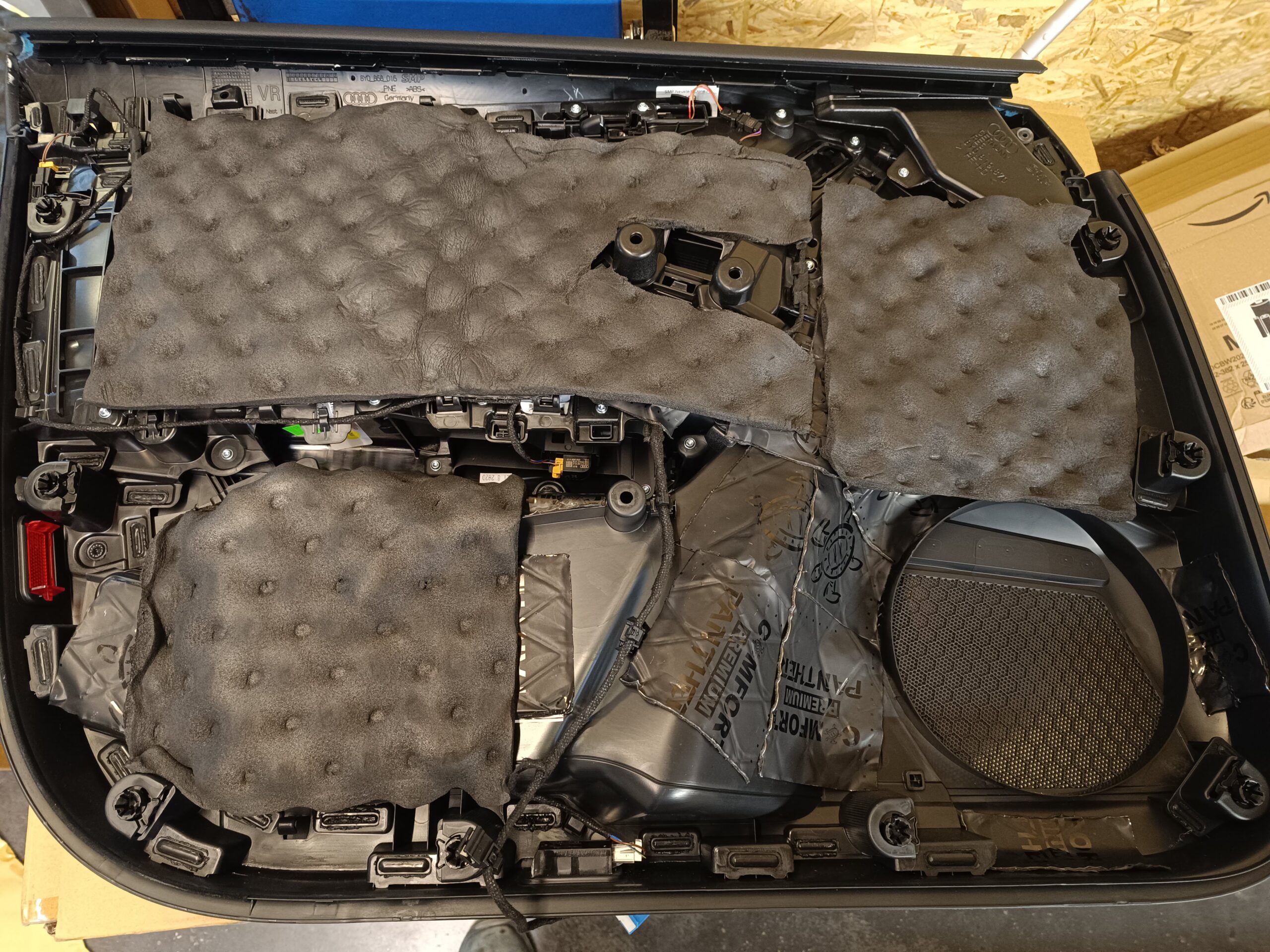 Audi A3 8Y Soundsystem nachrüsten Front Türverkleidung gedämmt Schritt 1