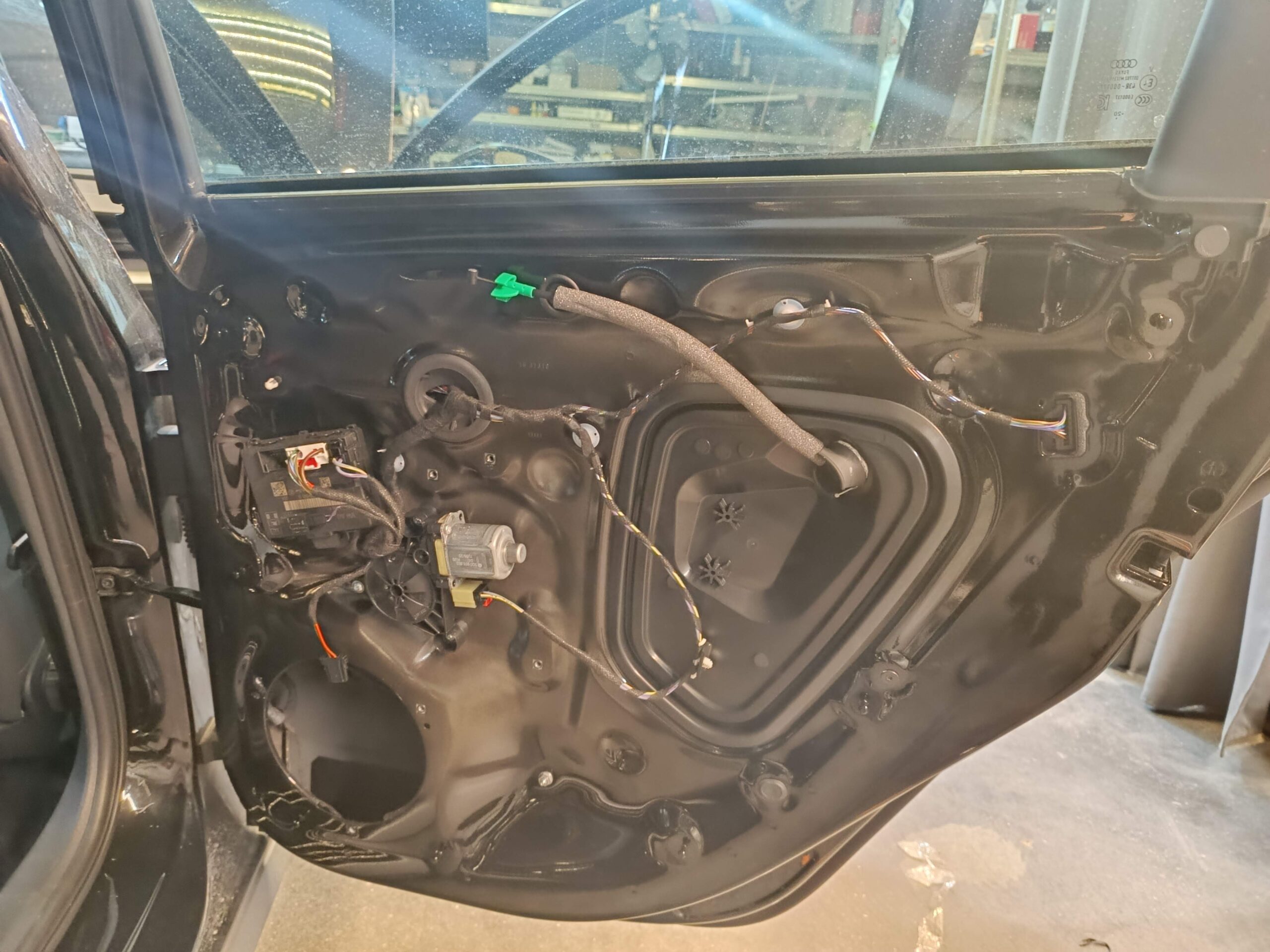 Audi A3 8Y Soundsystem Tür hinten zerlegt