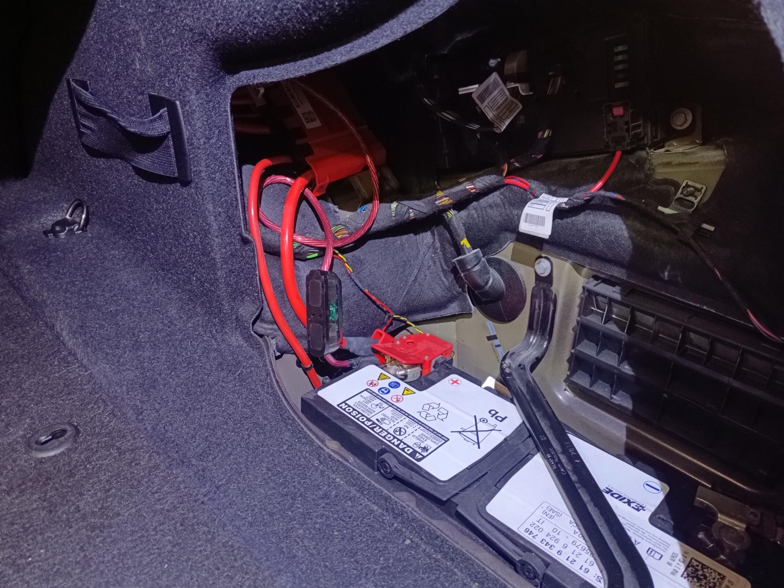 BMW F30 Soundsystem Subwoofer Radio Match UP 8DSP Verkabelung Strom Sicherung