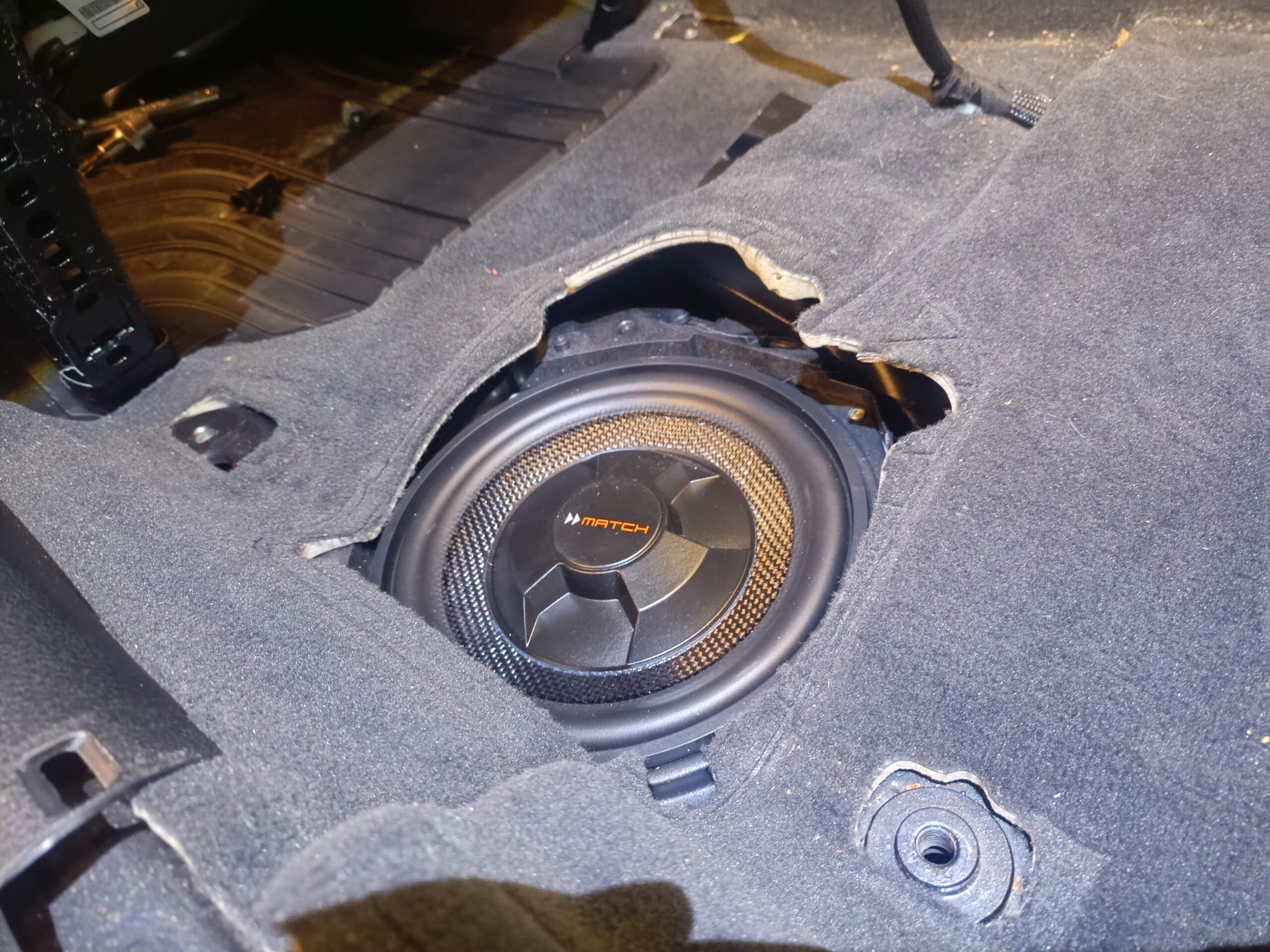 BMW F36 Soundsystem Subwoofer Match eingebaut