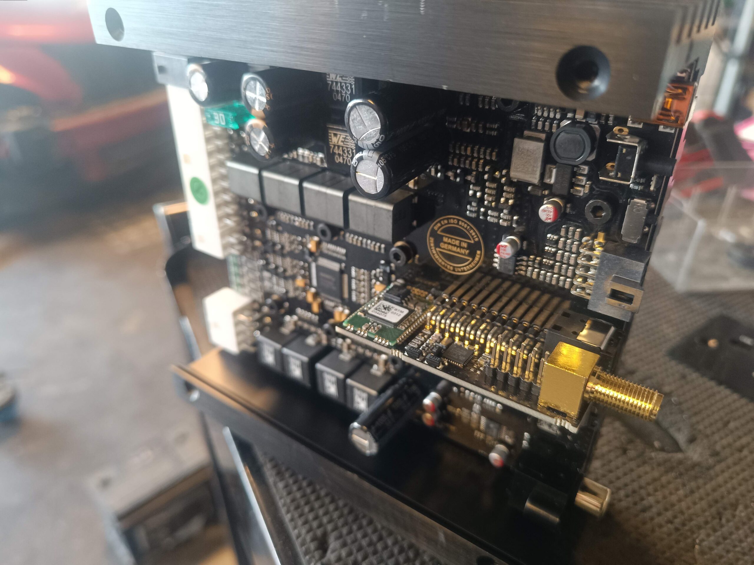 BMW E60 Soundsystem Match UP 6 offen