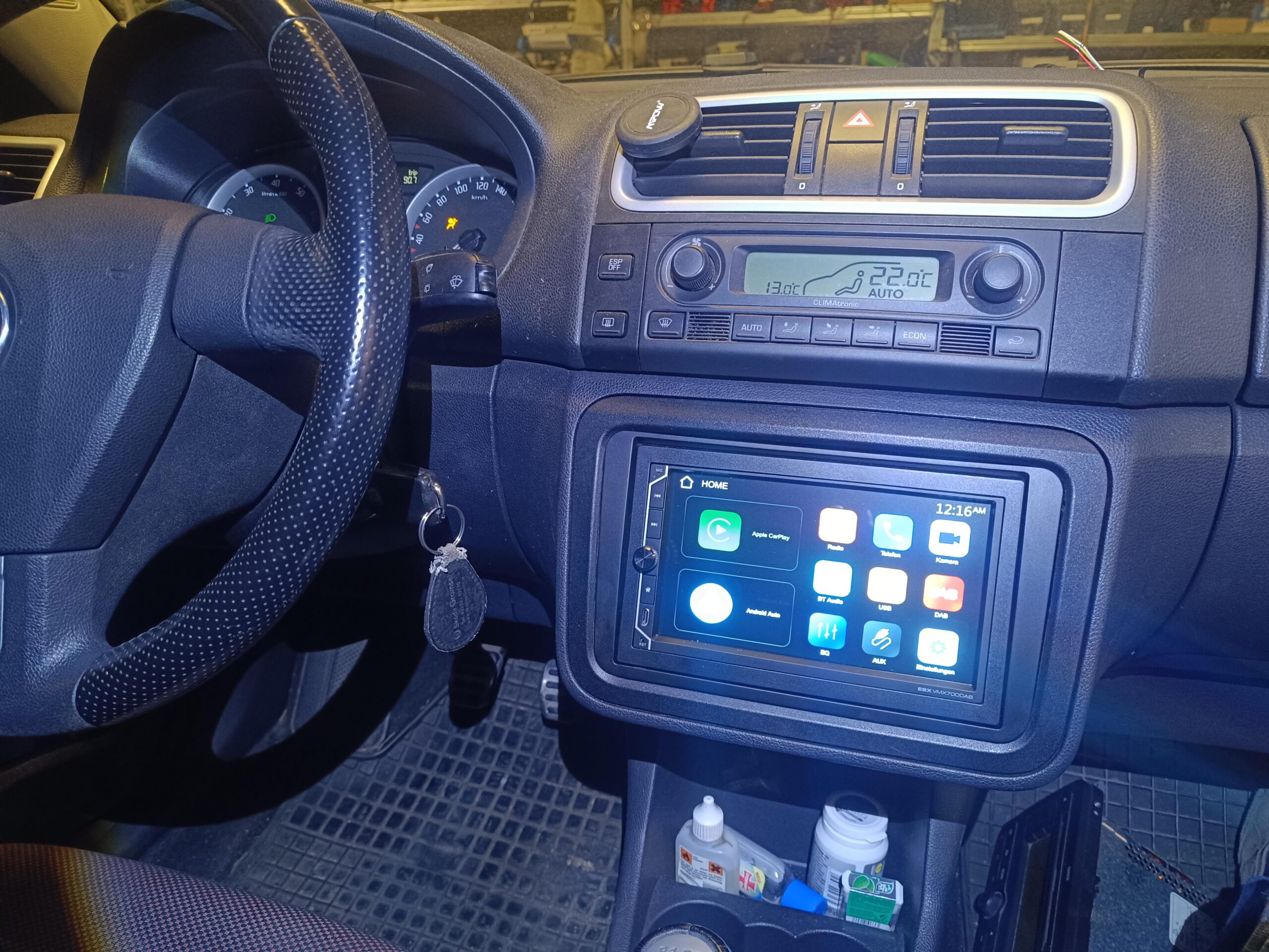 Skoda Fabia Autoradio ESX VMX700DAB