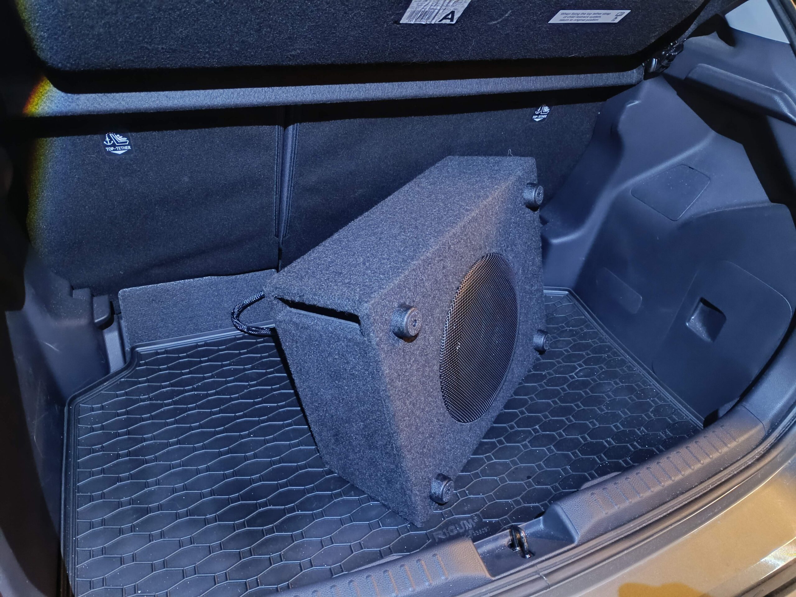 Mazda 2 Hybrid Soundsystem Match PP10E-Q aufgestellt